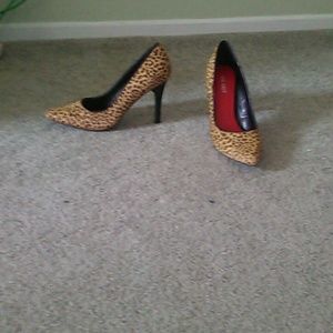 Woman's shoes